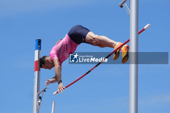 2024-06-30 - Renaud Lavillenie, Men's Pole vault during the French Athletics Championships 2024 on June 30, 2024 at Stade du Lac de Maine in Angers, France - ATHLETICS - FRENCH CHAMPIONSHIPS 2024 - INTERNATIONALS - ATHLETICS