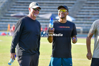 14/07/2024 - Andre De Grasse (CAN) together with coach Rana Reider (USA) during testing ahead of the Paris 2024 Olympics on the track of the 