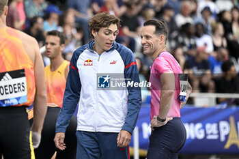 2024-07-07 - Armand Mondo Duplantis and Renaud Lavillenie during the Meeting de Paris Wanda Diamond League 2024 athletics event on July 7, 2024 at Charlety stadium in Paris, France. Photo Victor Joly / DPPI - ATHLETICS - DIAMOND LEAGUE 2024 - PARIS - INTERNATIONALS - ATHLETICS