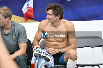 2024-07-07 - Armand Mondo Duplantis bare-chested shirtless or naked torso during the Meeting de Paris Wanda Diamond League 2024 athletics event on July 7, 2024 at Charlety stadium in Paris, France. Photo Victor Joly / DPPI - ATHLETICS - DIAMOND LEAGUE 2024 - PARIS - INTERNATIONALS - ATHLETICS