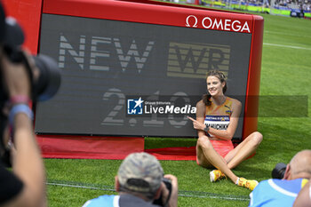 2024-07-07 - Yaroslava Mahuchikh after breaking the world record in the high jump during the Meeting de Paris Wanda Diamond League 2024 athletics event on July 7, 2024 at Charlety stadium in Paris, France. Photo Victor Joly / DPPI - ATHLETICS - DIAMOND LEAGUE 2024 - PARIS - INTERNATIONALS - ATHLETICS