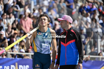 2024-07-07 - Armand Mondo Duplantis and Renaud Lavillenie during the Meeting de Paris Wanda Diamond League 2024 athletics event on July 7, 2024 at Charlety stadium in Paris, France. Photo Victor Joly / DPPI - ATHLETICS - DIAMOND LEAGUE 2024 - PARIS - INTERNATIONALS - ATHLETICS