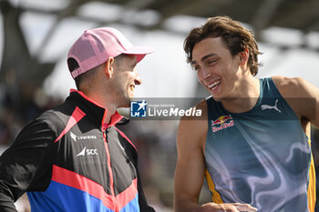 2024-07-07 - Armand Mondo Duplantis and Renaud Lavillenie during the Meeting de Paris Wanda Diamond League 2024 athletics event on July 7, 2024 at Charlety stadium in Paris, France. Photo Victor Joly / DPPI - ATHLETICS - DIAMOND LEAGUE 2024 - PARIS - INTERNATIONALS - ATHLETICS