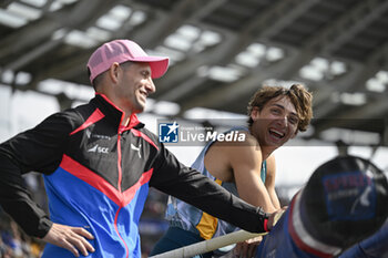 2024-07-07 - Armand Mondo Duplantis and Renaud Lavillenie during the Meeting de Paris Wanda Diamond League 2024 athletics event on July 7, 2024 at Charlety stadium in Paris, France. Photo Victor Joly / DPPI - ATHLETICS - DIAMOND LEAGUE 2024 - PARIS - INTERNATIONALS - ATHLETICS