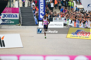 2024-10-27 - Abebe Tilahun wins the 38th Wizz Air Venicemarathon - 38^ WIZZ AIR VENICEMARATHON - MARATHON - ATHLETICS