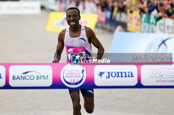 2024-10-27 - Abebe Tilahun wins the 38th Wizz Air Venicemarathon - 38^ WIZZ AIR VENICEMARATHON - MARATHON - ATHLETICS