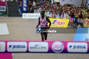 2024-10-27 - Abebe Tilahun wins the 38th Wizz Air Venicemarathon - 38^ WIZZ AIR VENICEMARATHON - MARATHON - ATHLETICS