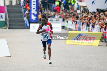 2024-10-27 - Ilham Tanui Ozbilen arrives second in the 38th Wizz Air Venicemarathon - 38^ WIZZ AIR VENICEMARATHON - MARATHON - ATHLETICS