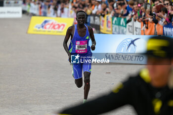 2024-10-27 - Kipsambu Kimakal arrives third at the 38th Wizz Air Venicemarathon - 38^ WIZZ AIR VENICEMARATHON - MARATHON - ATHLETICS