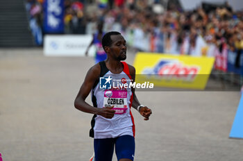 2024-10-27 - Ilham Tanui Ozbilen arrives second in the 38th Wizz Air Venicemarathon - 38^ WIZZ AIR VENICEMARATHON - MARATHON - ATHLETICS