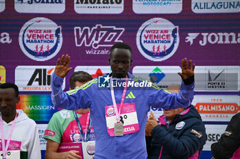 2024-10-27 - the podium of Kipsambu Kimakal - 38^ WIZZ AIR VENICEMARATHON - MARATHON - ATHLETICS