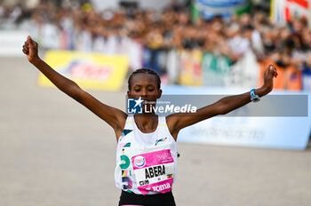 2024-10-27 - Abera Birtukan wins the 38th Wizz Air Venicemarathon Woman - 38^ WIZZ AIR VENICEMARATHON - MARATHON - ATHLETICS