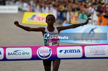 2024-10-27 - Abera Birtukan wins the 38th Wizz Air Venicemarathon Woman - 38^ WIZZ AIR VENICEMARATHON - MARATHON - ATHLETICS