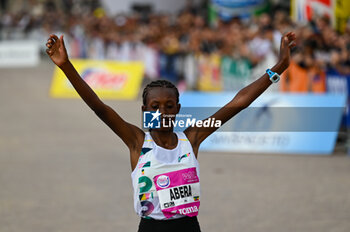 2024-10-27 - Abera Birtukan wins the 38th Wizz Air Venicemarathon Woman - 38^ WIZZ AIR VENICEMARATHON - MARATHON - ATHLETICS