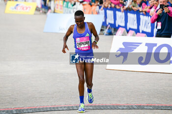 2024-10-27 - Chepkorir Betty arrives second in the 38th Wizz Air Venicemarathon Woman - 38^ WIZZ AIR VENICEMARATHON - MARATHON - ATHLETICS