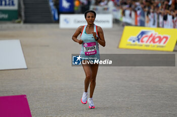 2024-10-27 - Tesfahum Melkam arrives third at the 38th Wizz Air Venicemarathon woman - 38^ WIZZ AIR VENICEMARATHON - MARATHON - ATHLETICS