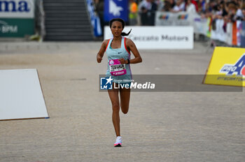 2024-10-27 - Tesfahum Melkam arrives third at the 38th Wizz Air Venicemarathon woman - 38^ WIZZ AIR VENICEMARATHON - MARATHON - ATHLETICS