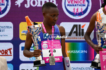 2024-10-27 - Chepkorir Betty arrives second in the 38th Wizz Air Venicemarathon Woman - 38^ WIZZ AIR VENICEMARATHON - MARATHON - ATHLETICS