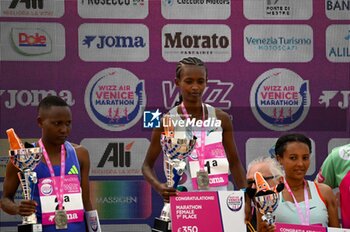 2024-10-27 - Abera Birtukan, Chepkorir Betty, Tesfahum Melkam Podium of 38^ Wizz Air Venicemarathon Woman - 38^ WIZZ AIR VENICEMARATHON - MARATHON - ATHLETICS