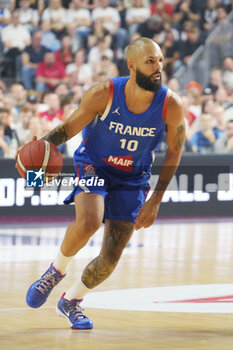 2024-07-06 - Evan Fournier of France during the International Friendly Basketball match between Germany and France on 6 July 2024 at Lanxess Arena in Cologne, Germany - BASKETBALL - FRIENDLY GAME - GERMANY V FRANCE - FRIENDLY MATCH - BASKETBALL