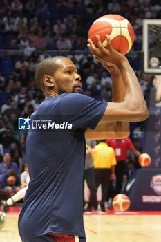 2024-07-20 - Kevin Durant of Team Usa warms up during the International Friendly basketball match between USA and South Sudan on 20 July 2024 at O2 Arena in London, England - BASKETBALL - FRIENDLY GAME - USA V SOUTH SUDAN - FRIENDLY MATCH - BASKETBALL