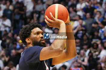 2024-07-20 - Joel Embiid of Team Usa warms up during the International Friendly basketball match between USA and South Sudan on 20 July 2024 at O2 Arena in London, England - BASKETBALL - FRIENDLY GAME - USA V SOUTH SUDAN - FRIENDLY MATCH - BASKETBALL