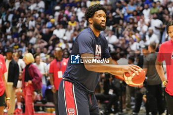 2024-07-20 - Joel Embiid of Team Usa warms up during the International Friendly basketball match between USA and South Sudan on 20 July 2024 at O2 Arena in London, England - BASKETBALL - FRIENDLY GAME - USA V SOUTH SUDAN - FRIENDLY MATCH - BASKETBALL