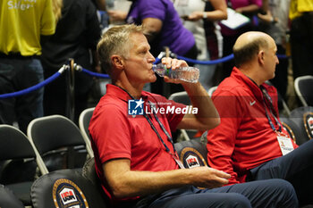 2024-07-20 - Coach Steve Kerr of Team Usa during the International Friendly basketball match between USA and South Sudan on 20 July 2024 at O2 Arena in London, England - BASKETBALL - FRIENDLY GAME - USA V SOUTH SUDAN - FRIENDLY MATCH - BASKETBALL