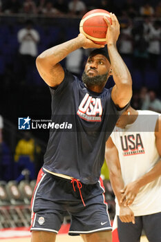 2024-07-20 - Lebron James of Team Usa warms up during the International Friendly basketball match between USA and South Sudan on 20 July 2024 at O2 Arena in London, England - BASKETBALL - FRIENDLY GAME - USA V SOUTH SUDAN - FRIENDLY MATCH - BASKETBALL