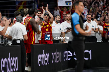 2024-07-23 - Rudy Fernandez (C) of Spain receives a tribute during the Basketball International Friendly match between Spain and Puerto Rico at WiZink Center on July 23, 2024 in Madrid, Spain. - SPAIN VS PUERTO RICO - FRIENDLY MATCH - BASKETBALL