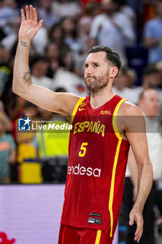 2024-07-23 - Rudy Fernandez (C) of Spain receives a tribute during the Basketball International Friendly match between Spain and Puerto Rico at WiZink Center on July 23, 2024 in Madrid, Spain. - SPAIN VS PUERTO RICO - FRIENDLY MATCH - BASKETBALL