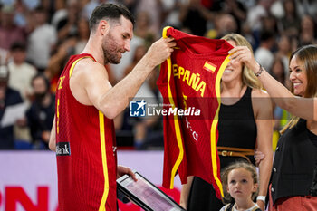 2024-07-23 - Rudy Fernandez of Spain receives a tribute during the Basketball International Friendly match between Spain and Puerto Rico at WiZink Center on July 23, 2024 in Madrid, Spain. - SPAIN VS PUERTO RICO - FRIENDLY MATCH - BASKETBALL