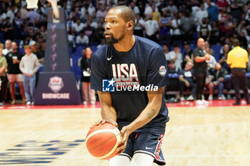 2024-07-22 - Kevin Durant of Usa warms up during the International Friendly basketball match between USA and Germany on 22 July 2024 at O2 Arena in London, England - BASKETBALL - FRIENDLY GAME - USA V GERMANY - FRIENDLY MATCH - BASKETBALL