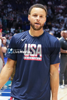 2024-07-22 - Stephen Curry of Usa warms up during the International Friendly basketball match between USA and Germany on 22 July 2024 at O2 Arena in London, England - BASKETBALL - FRIENDLY GAME - USA V GERMANY - FRIENDLY MATCH - BASKETBALL