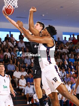 2024-09-04 - Leonardo Candi (Derthona Basket) & Zack LeDay (EA7 Emporio Armani Olimpia Milano) - DERTHONA BASKET VS EA7 EMPORIO ARMANI OLIMPIA MILANO - FRIENDLY MATCH - BASKETBALL