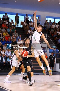 2024-09-04 - Tommaso Baldasso (Derthona Basket) - DERTHONA BASKET VS EA7 EMPORIO ARMANI OLIMPIA MILANO - FRIENDLY MATCH - BASKETBALL