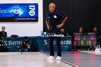 2024-09-04 - Ettore Messina, head coach EA7 Emporio Armani Olimpia Milano - DERTHONA BASKET VS EA7 EMPORIO ARMANI OLIMPIA MILANO - FRIENDLY MATCH - BASKETBALL