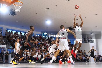 2024-09-04 - David McCormack (EA7 Emporio Armani Olimpia Milano) - DERTHONA BASKET VS EA7 EMPORIO ARMANI OLIMPIA MILANO - FRIENDLY MATCH - BASKETBALL