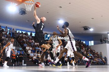 2024-09-04 - Tommy Kuhse (Derthona Basket) - DERTHONA BASKET VS EA7 EMPORIO ARMANI OLIMPIA MILANO - FRIENDLY MATCH - BASKETBALL