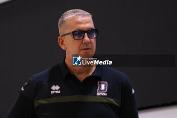 2024-09-04 - Walter De Raffaele, head coach Derthona Basket - DERTHONA BASKET VS EA7 EMPORIO ARMANI OLIMPIA MILANO - FRIENDLY MATCH - BASKETBALL