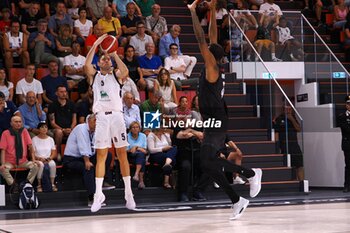 2024-09-04 - Fabien Causeur (EA7 Emporio Armani Olimpia Milano) - DERTHONA BASKET VS EA7 EMPORIO ARMANI OLIMPIA MILANO - FRIENDLY MATCH - BASKETBALL