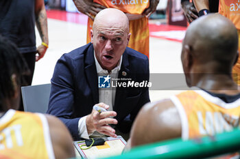 2024-10-02 - Rodrigo Pastore (head coach Niners Chemnitz) - DERTHONA BASKET VS NINERS CHEMNITZ - CHAMPIONS LEAGUE - BASKETBALL