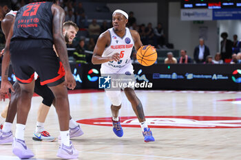 2024-10-01 - Cassius Winston (Unahotels Reggio Emilia) - UNAHOTELS REGGIO EMILIA VS RYTAS VILNIUS - CHAMPIONS LEAGUE - BASKETBALL