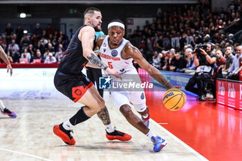 2024-10-01 - Cassius Winston (Unahotels Reggio Emilia) - UNAHOTELS REGGIO EMILIA VS RYTAS VILNIUS - CHAMPIONS LEAGUE - BASKETBALL