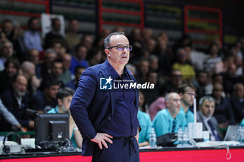 2024-10-15 - coach Diego Ocampo (head coach Baxi Manresa) - BERTRAM DERTHONA BASKET VS BAXI MANRESA - CHAMPIONS LEAGUE - BASKETBALL