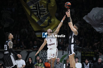 2024-01-03 - Iffe Lundberg (Segafredo Virtus Bologna) (R) in action thwarted by Carsen Edwards (FC Bayern Munich) during the Euroleague basketball championship match Segafredo Virtus Bologna Vs. FC Bayern Munich. Bologna, January 03, 2024 at Segafredo Arena - VIRTUS SEGAFREDO BOLOGNA VS FC BAYERN MUNICH - EUROLEAGUE - BASKETBALL