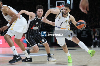 2024-03-15 - Facundo Campazzo (Real Madrid) (R) in action thwarted by Alessandro Pajola (Segafredo Virtus Bologna) during the Euroleague basketball championship match Segafredo Virtus Bologna Vs. Real Madrid. Bologna, March 15, 2024 at Segafredo Arena - VIRTUS SEGAFREDO BOLOGNA VS REAL MADRID - EUROLEAGUE - BASKETBALL