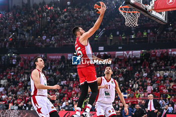 2024-01-02 - 25 Alec Peters of Olympiacos Piraeus during the Euroleague, Round 18, match between Olympiacos Piraeus and EA7 Emporio Armani Milan at Peace & Friendship Stadium on January 2, 2024, in Piraeus, Greece - OLYMPIACOS PIRAEUS VS EA7 EMPORIO ARMANI MILAN - EUROLEAGUE - BASKETBALL