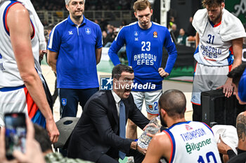2024-01-09 - Head Coach Erdem Can of Anadolu Efes Istanbul during the Euroleague, Round 20, match between Panathinaikos AKTOR Athens and Anadolu Efes Istanbul at the OAKA Altion Arena in Athens, Greece, on January 9, 2024. - PANATHINAIKOS AKTOR ATHENS VS ANADOLU EFES - EUROLEAGUE - BASKETBALL