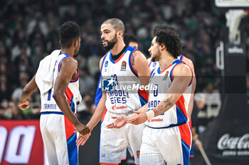 2024-01-09 - 0 Shane Larkin with 13 Darius Thompson of Anadolu Efes Istanbul is playing during the Euroleague, Round 20, match between Panathinaikos AKTOR Athens and Anadolu Efes Istanbul at the OAKA Altion Arena in Athens, Greece, on January 9, 2024. - PANATHINAIKOS AKTOR ATHENS VS ANADOLU EFES - EUROLEAGUE - BASKETBALL